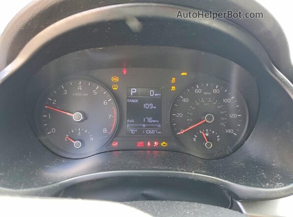 3KPA24AB8KE203735 2019 KIA RIO Черный Вид щитка приборов