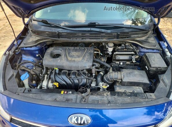 3KPA24AB9JE058767 2018 KIA RIO Blue Вид задньої частини салону