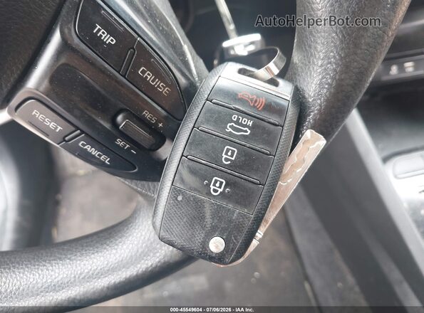 3KPA24ABXJE145447 2018 KIA RIO Silver Вид панелі приладів
