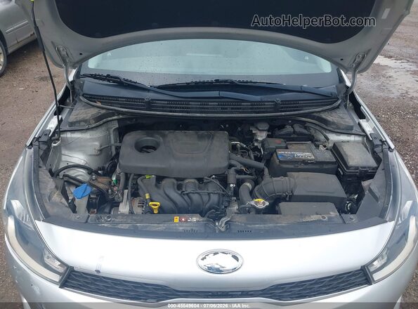 3KPA24ABXJE145447 2018 KIA RIO Silver Вид ззаду