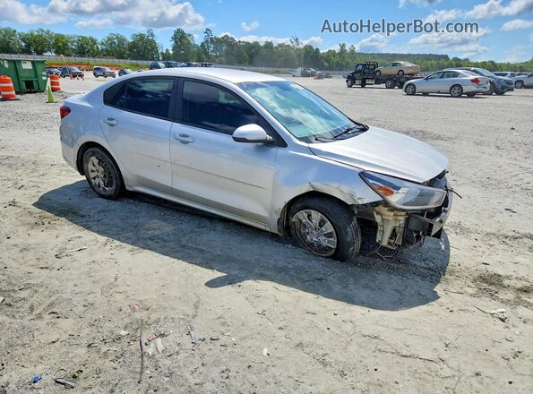 3KPA24AD0LE302861 2020 KIA RIO Silver Delantero derecho