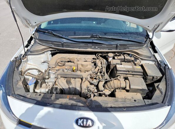 3KPA24AD0ME378954 2021 KIA RIO White უკანა სალონის ხედი