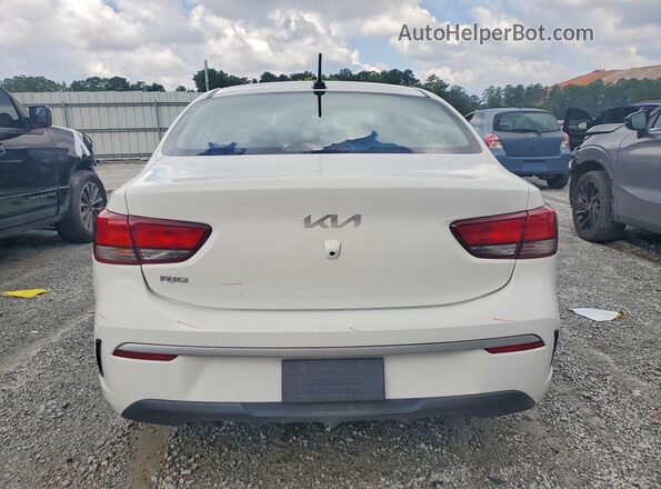 3KPA24AD0NE438443 2022 KIA RIO White Rear view