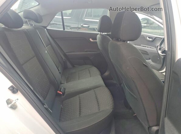 3KPA24AD0NE438443 2022 KIA RIO White Rear seats view