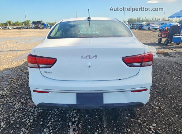 3KPA24AD0PE520370 2023 KIA RIO White Вид ззаду