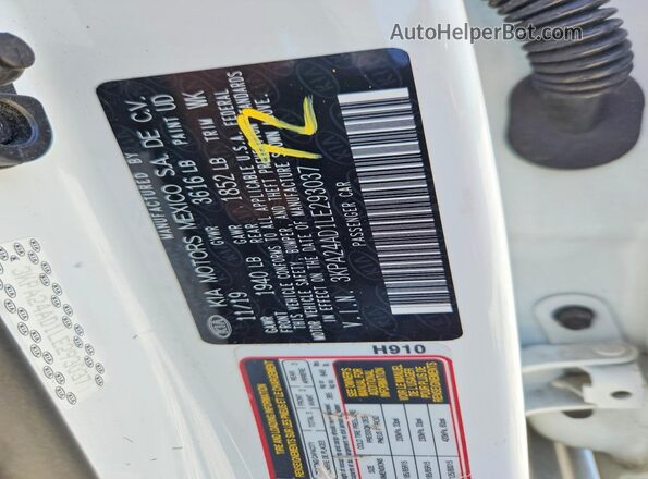 3KPA24AD1LE293037 2020 KIA RIO White Вид підкапотного простору