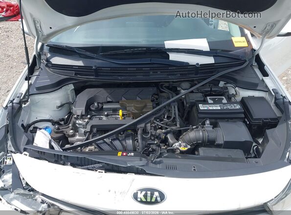 3KPA24AD1ME372547 2021 KIA RIO White Вид ззаду