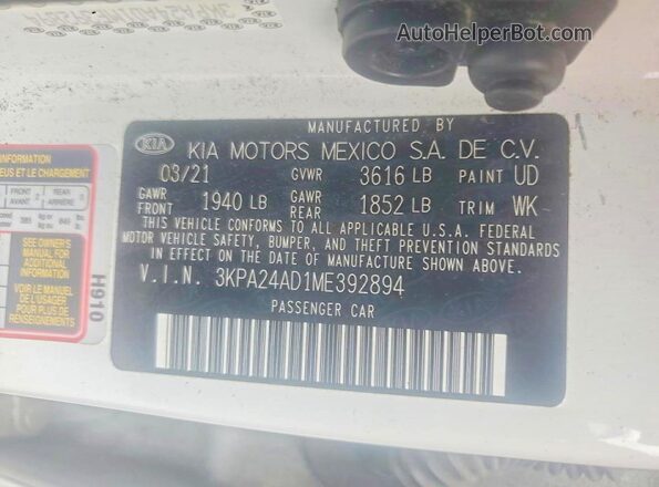 3KPA24AD1ME392894 2021 KIA RIO White Widok komory silnika