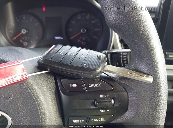 3KPA24AD1ME403067 2021 KIA RIO Red Вид панелі приладів