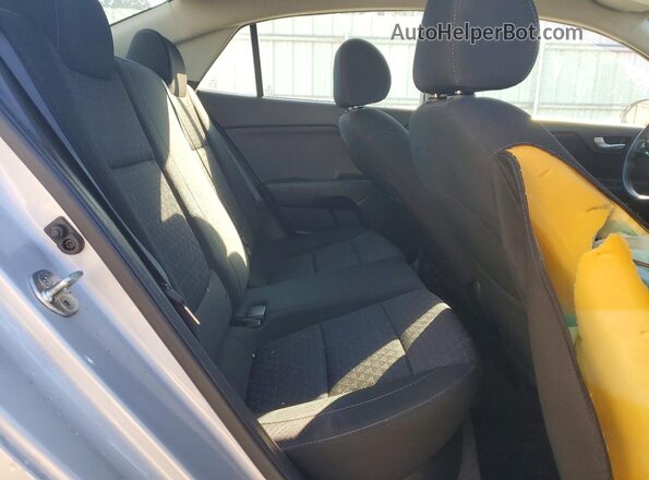 3KPA24AD1ME412478 2021 KIA RIO Silver Widok tylnych siedzeń