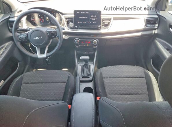 3KPA24AD1NE436913 2022 KIA RIO Blue Вид панелі приладів