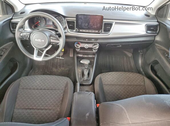 3KPA24AD1NE471273 2022 KIA RIO White Dashboard view