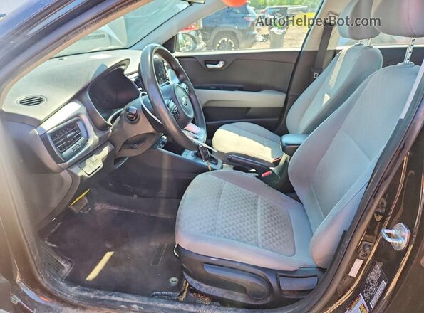 3KPA24AD2ME423912 2021 KIA RIO Black Front interior view