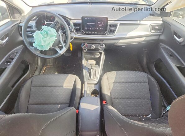 3KPA24AD2NE437083 2022 KIA RIO Black Առջևի վահանակի տեսք