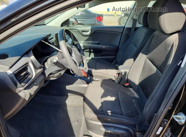 3KPA24AD2NE495064 2022 KIA RIO Black წინა სალონის ხედი