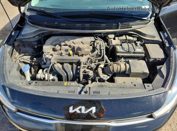 3KPA24AD2NE495064 2022 KIA RIO Black უკანა სალონის ხედი