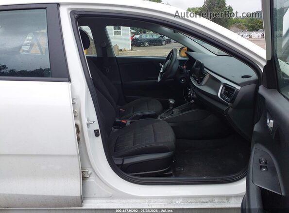 3KPA24AD2PE575063 2023 KIA RIO White Սալոնի դիմացի տեսք