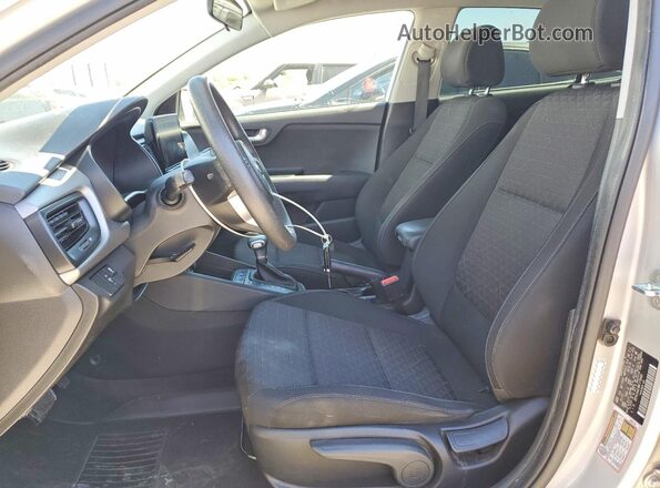 3KPA24AD3ME378480 2021 KIA RIO Silver Front interior view