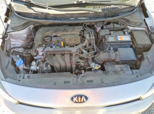 3KPA24AD3ME378480 2021 KIA RIO Silver Rear interior view