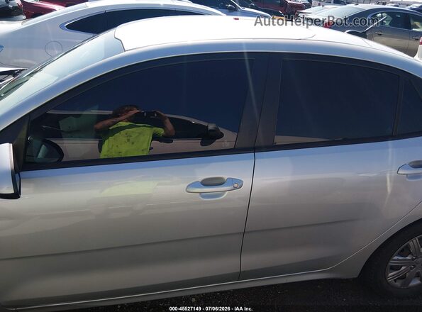 3KPA24AD3ME413406 2021 KIA RIO Silver 