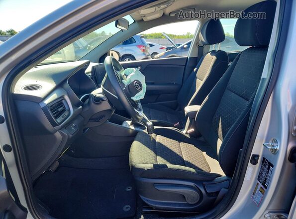 3KPA24AD3ME420758 2021 KIA RIO Silver Front interior view