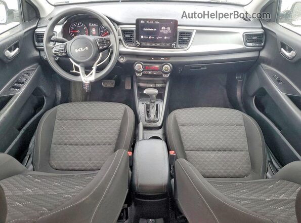 3KPA24AD3NE458203 2022 KIA RIO White Widok deski rozdzielczej