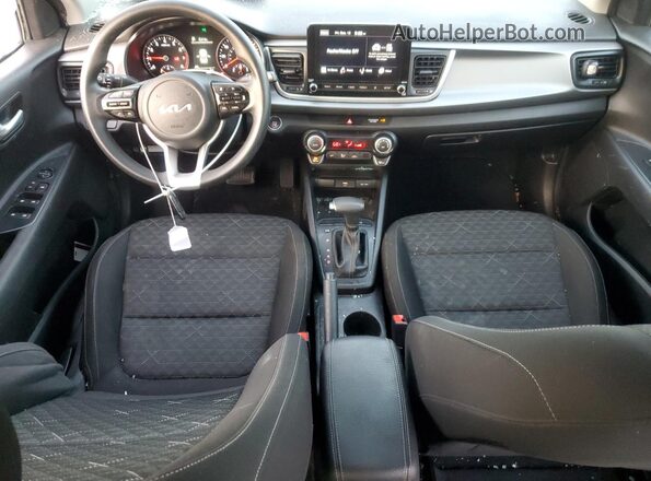 3KPA24AD3NE458301 2022 KIA RIO Blue Widok deski rozdzielczej