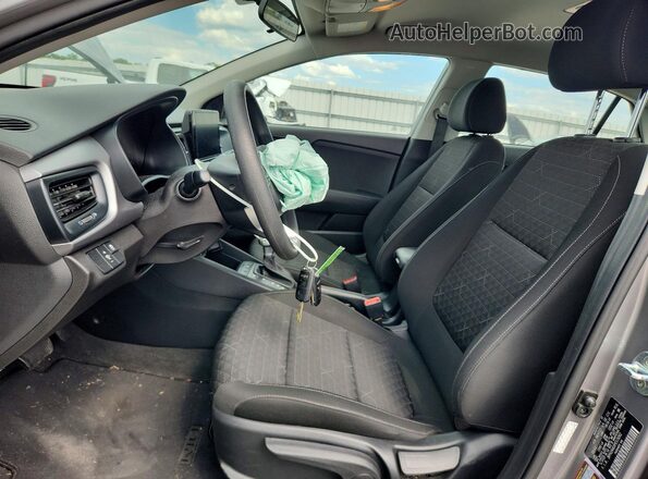 3KPA24AD3PE519262 2023 KIA RIO Silver Vista interior delantera