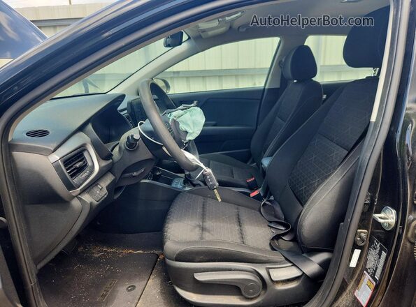 3KPA24AD3PE621595 2023 KIA RIO Black წინა სალონის ხედი