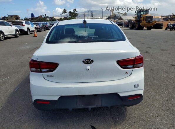 3KPA24AD4LE273557 2020 KIA RIO Белый Вид сзади