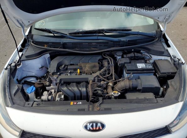 3KPA24AD4LE273557 2020 KIA RIO Белый Вид задней части салона