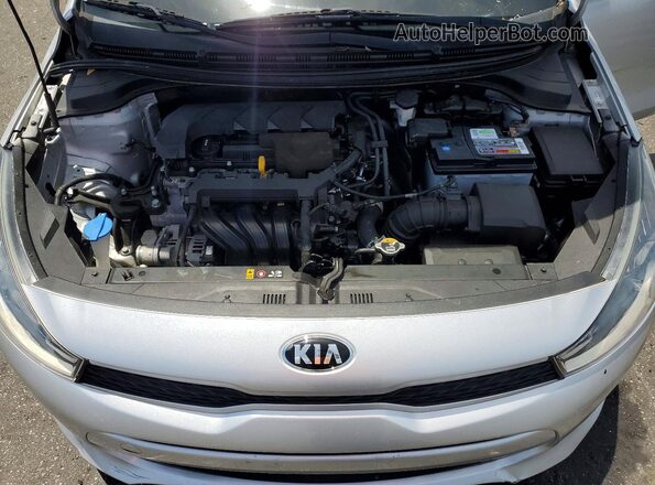 3KPA24AD4LE326967 2020 KIA RIO Silver Rear interior view