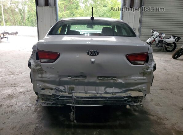 3KPA24AD4LE330047 2020 KIA RIO Silver Rear view