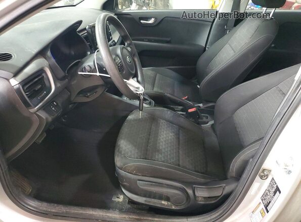 3KPA24AD4LE330047 2020 KIA RIO Silver Front interior view