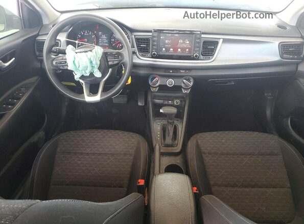 3KPA24AD4LE353165 2020 KIA RIO Silver Dashboard view