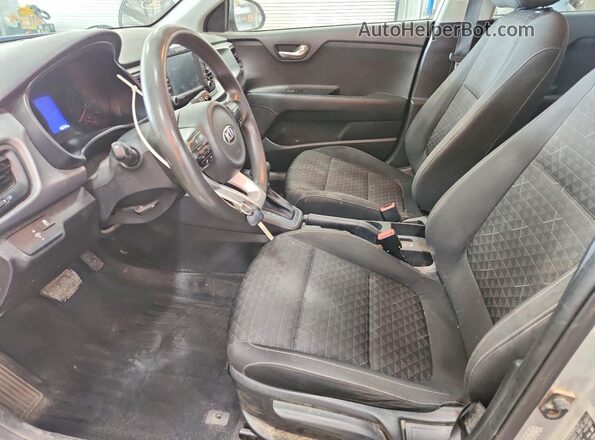 3KPA24AD4LE355563 2020 KIA RIO Серебряный Вид салона спереди