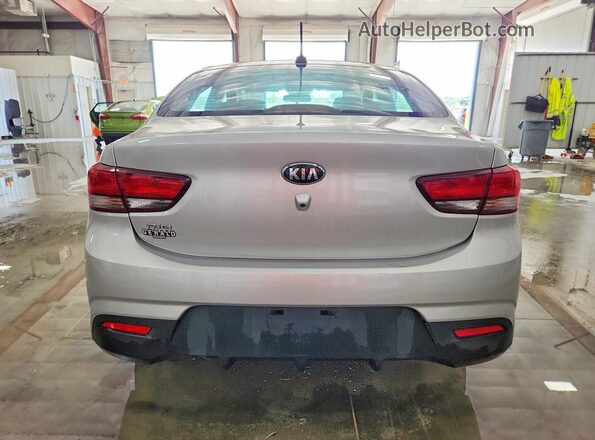 3KPA24AD4LE355563 2020 KIA RIO Серебряный Вид сзади