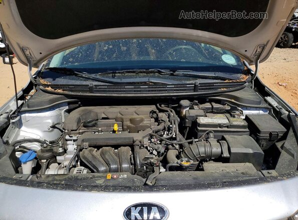 3KPA24AD4ME374650 2021 KIA RIO Silver Rear interior view