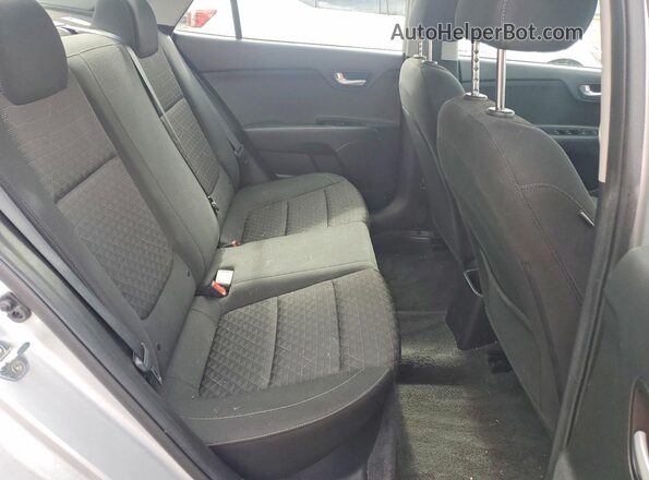 3KPA24AD4ME378116 2021 KIA RIO Silver Rear seats view