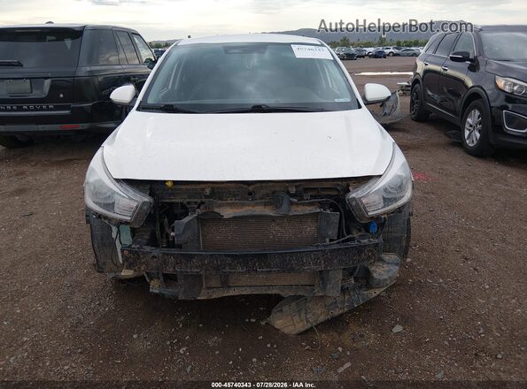 3KPA24AD4NE442544 2022 KIA RIO White Widok z przodu