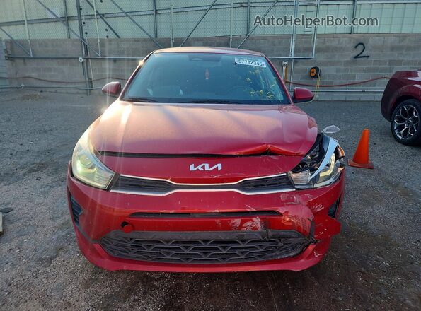 3KPA24AD4NE483417 2022 KIA RIO Red Widok z przodu