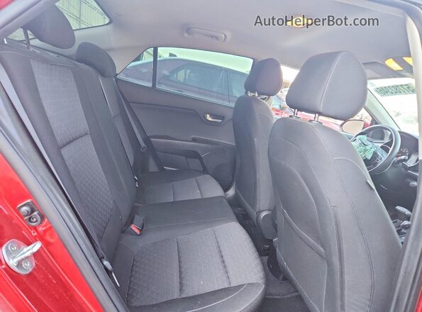 3KPA24AD4NE483417 2022 KIA RIO Red Widok tylnych siedzeń