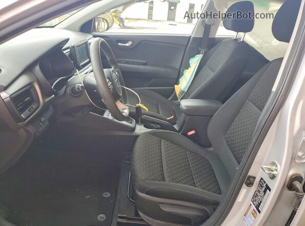 3KPA24AD5LE299066 2020 KIA RIO Silver Vista interior delantera