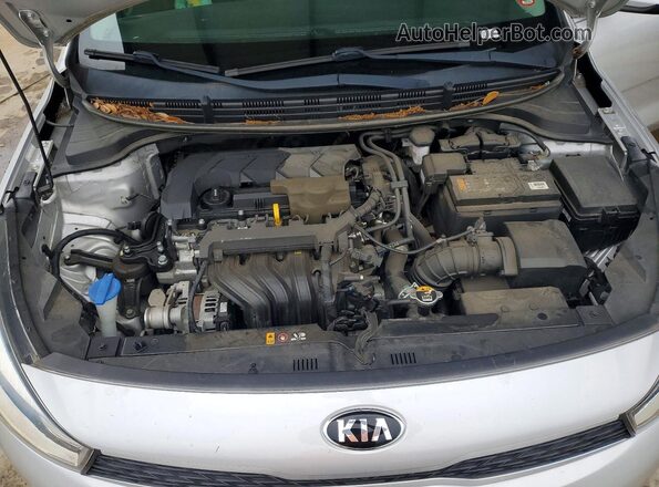 3KPA24AD5LE299066 2020 KIA RIO Silver Vista interior trasera