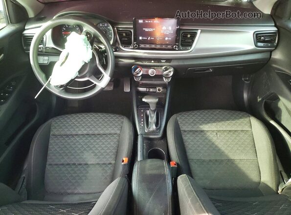 3KPA24AD5ME365312 2021 KIA RIO White Dashboard view