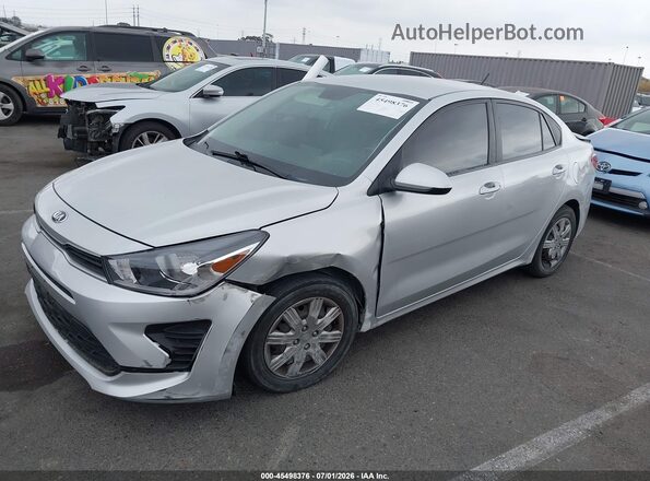 3KPA24AD5ME372874 2021 KIA RIO Silver წინა მარცხენა ხედი სამი მეოთხედიდან