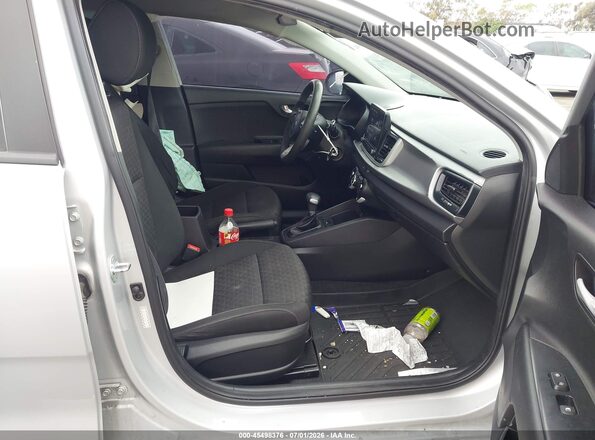 3KPA24AD5ME372874 2021 KIA RIO Silver წინა სალონის ხედი