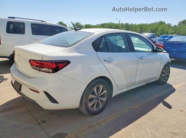 3KPA24AD5NE434131 2022 KIA RIO White Rear right