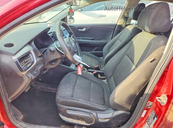 3KPA24AD7LE283239 2020 KIA RIO Красный Вид салона спереди