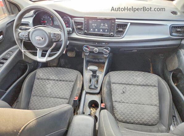 3KPA24AD7LE283239 2020 KIA RIO Красный Вид панели приборов